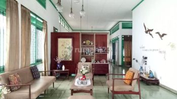 Rumah Asri Siap Huni di Jalan Besar Tebet Utara Jakarta Selatan