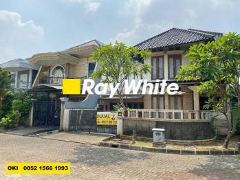 Mega Kebon Jeruk Rumah 2 Lantai Hitung Tanah Aja
