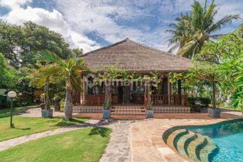 B04 Dijual Rumah SHM Tepi Pantai Indah Dengan Guest House