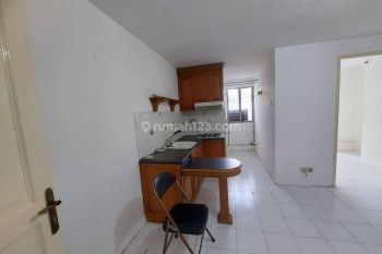 Apartemen dkt stasiun LRT, bank, sekolah