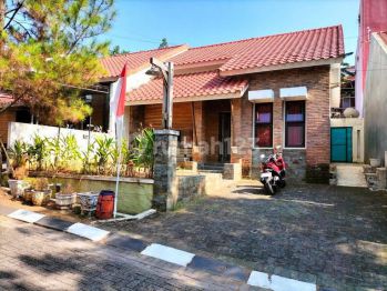 Rumah mewah harga murah di Banyumanik , Semarang SHM Bagus Utara