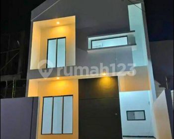 Dijual Rumah 2 Lantai SHM di Turangga Pedurungan