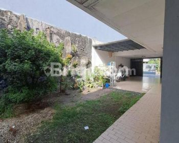 RUMAH 1,5 LANTAI KAWASAN ELITE SURABAYA TIMUR DEKAT GALAXY MALL MERR PAKUWON ITS