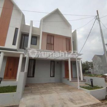 Rumah 2 lantai bergaya scandinavian strategis dekat cibubur
