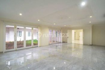 Disewa Rumah 2lt Mewah Dan Sangat Cakep di Menteng