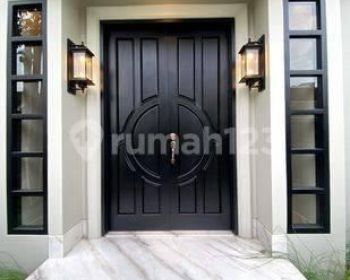 Kebayoran baru rumah bnew modern dengan lift area senopati