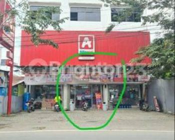 MILIKI RUKO YANG DI TENGAH