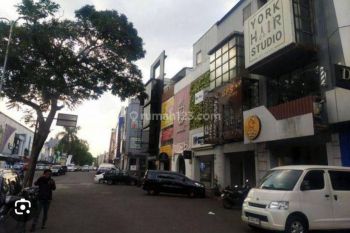 Tiga Ruko rendeng PASKAL HYPER SQUARE
Bagus!!