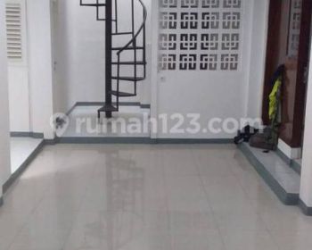 Dijual sewakan Rumah Di Jl.kebalen Kebayoran Baru Jakarta Selatan