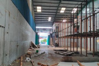 Disewakan Gudang Strategis di Daerah Holis