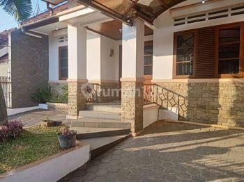 Rumah Disewa Modern Terawat di Pondok Hijau