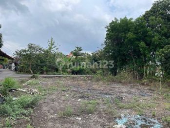Timur Kotagede Jogja, Tanah 200 M Jalan Nasional