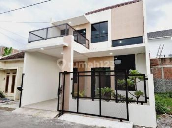 Rumah Modern Lingkungan Cluster Waru Baki Sukoharjo