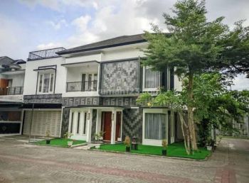Rumah Mewah Jalan Palagan Dekat Kampus Uii Dan Hyatt Yogyakarta