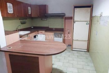 Good Deal 4BR House at Komplek Bina Marga Cipayung By Travelio