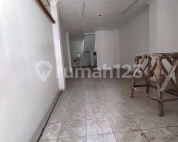 Rent Ruko: Rumah toko kebonjatI