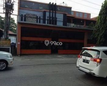 Rumah Bonus Toko Strategis Pusat Bisnis Kota Pati