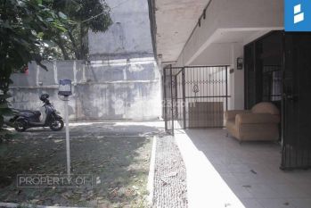 Disewa, Rumah pinggir jalan, taman, area pertokoan