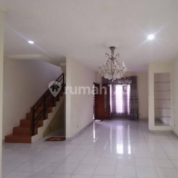 Rumah Bagus di Komp Belleza Antapani