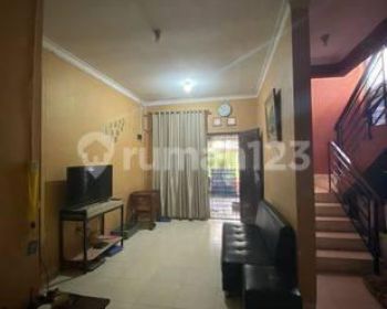 Rumah 2 Lantai Cluster Venice Graha Raya Bintaro Bagus Sudah Renov
