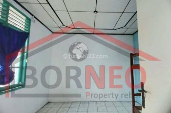 Rumah Minimalis Bagus 2 Lantai Dekat SMA 4