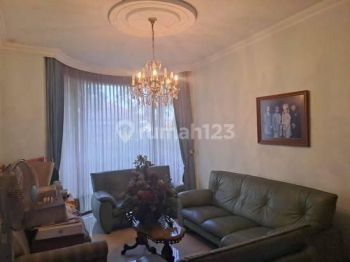 Rumah Mewah 3 Lantai di Tengah Kota Bandung Sayap Pajajaran