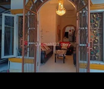 Rent Rumah: Rumah strategis