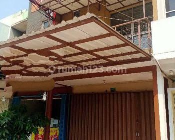 Ruko bagus rapih bisa usaha dan hunian di jl Raya Cisauk dkt Citra garden Bsd