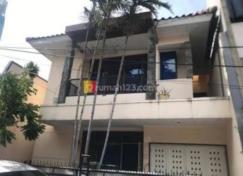 RUMAH Layak huni lokasi terbaik dekat taman anggrek Jakarta barat