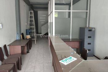 Ruang Usaha 5 Ruko 3 Lantai Dekat Cyber Mall di Dieng Malang