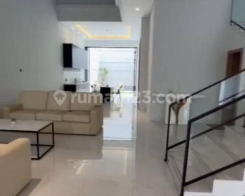 Rumah Minimalis Lux di Cluster Setra Duta Bandung