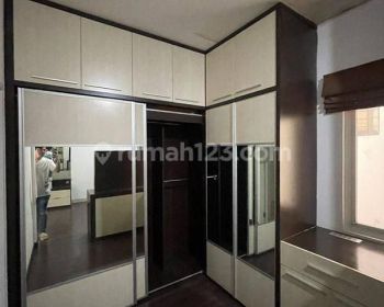 Disewakan Rumah Layar Permai,6x15 2lt,semi Furnish, Rp75jt