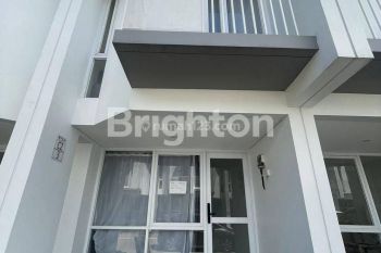 RUMAH BARU SIAP HUNI MYZA FLAT HOUSE BSD CITY TANGERANG