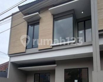 Jarang Ada Rumah Baru 2 Lantai dekat Paskal 23 Dan Bandara Husen
