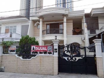 For Sale Rumah di Taman Ratu