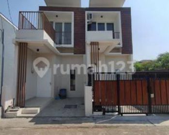 Rumah Baru Minimalis Harga Terjangkau Lokasi Surabaya Timur Dekat Kampus Dan