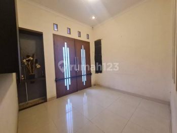 Rumah Bagus di Singgasana Pradana