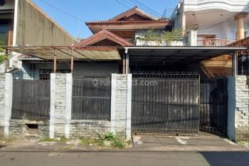 DI  RUMAH BONUS KOSTAN  DKT MRT BLOK A JLN.PETE KEBAYORAN BARU JAKSEL