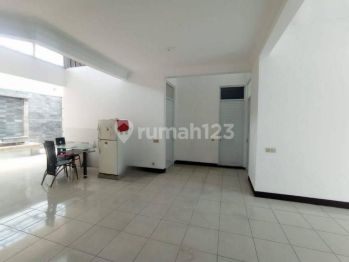 Rumah Terawat Mekar Wangi,kamar Tidur Di Bawah Semua