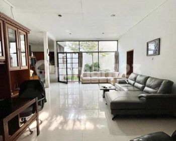 Rumah Dengan Ruang Usaha Terawat di Kopo Katapang, Bandung