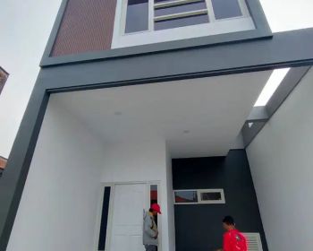 Rumah 2 lantai di Tengah Kota Surabaya