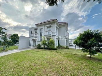 Rumah Hook Furnished American Classic Cluster Menaggio