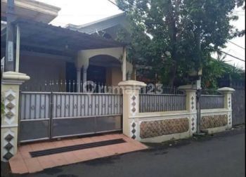 Rumah Bagus Semi Furnished Turangga Bandung SHM Murah