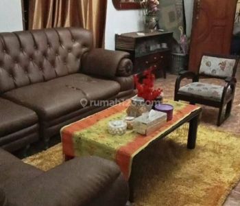 Rumah 2 lantai dekat taman