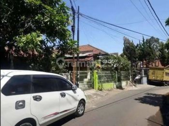 DIJUAL HITUNG TANAH SAJA RUMAH TUA DEKAT JLN GATOT SUBROTO BANDNG