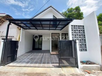 RUMAH MODERN KEKINIAN DI DEKAT LOTTEMART MAGUWOHARJO DEPOK SLEMAN