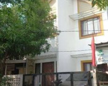 DISEWAKAN SEGERAN RUMAH DUA LANTAI SIAP HUNI DI BEKASI TIMUR REGENCY