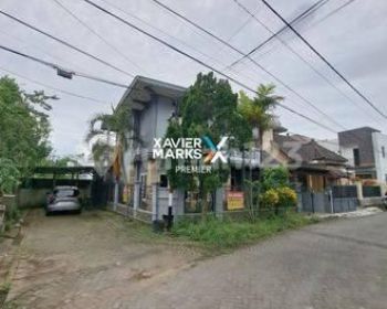 Rumah 2 Lantai Kondisi Terawat Lokasi di Perumahan Garden Palma - Malang