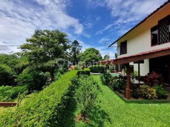 Dijual Rumah Asri dan Terawat di Sayap Dago