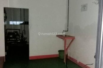 Gudang Disewa Lokasi Strategis di Area Holis